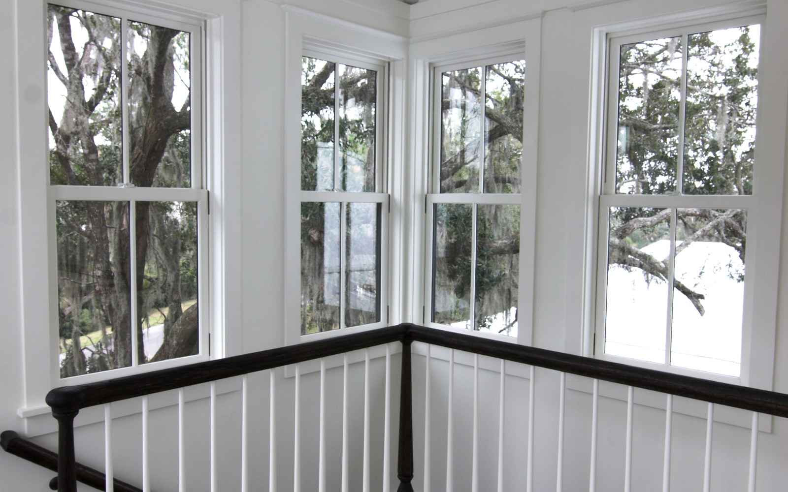 Minimalism Meets Tradition Home - Image 10