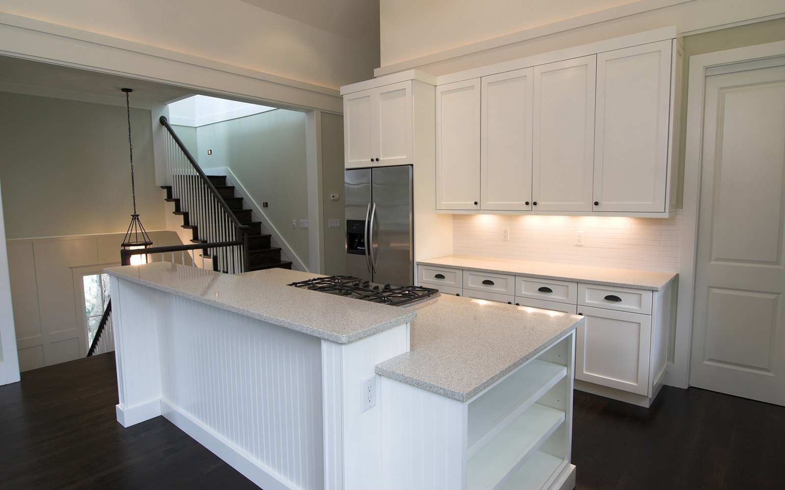 Minimalism Meets Tradition Home - Image 13