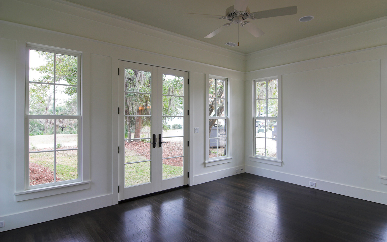 Minimalism Meets Tradition Home - Image 16