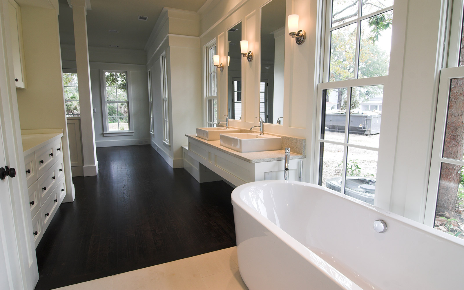 Minimalism Meets Tradition Home - Image 19