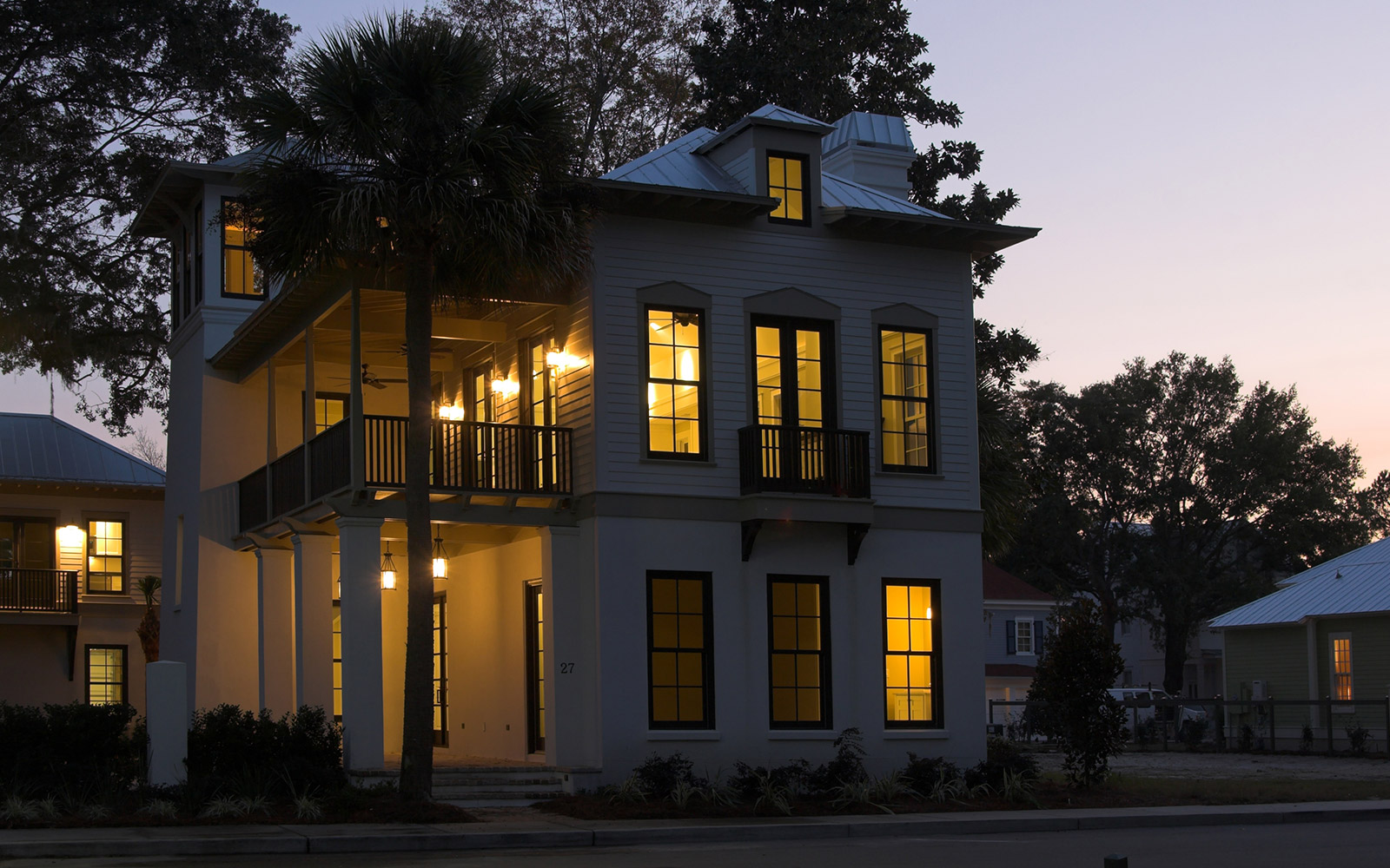 Minimalism Meets Tradition Home - Image 5