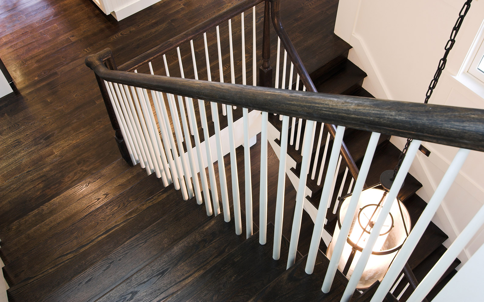 Minimalism Meets Tradition Home - Image 9