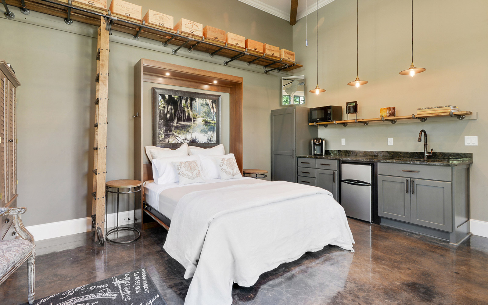 Rustic Garden Studio Home - Image 12