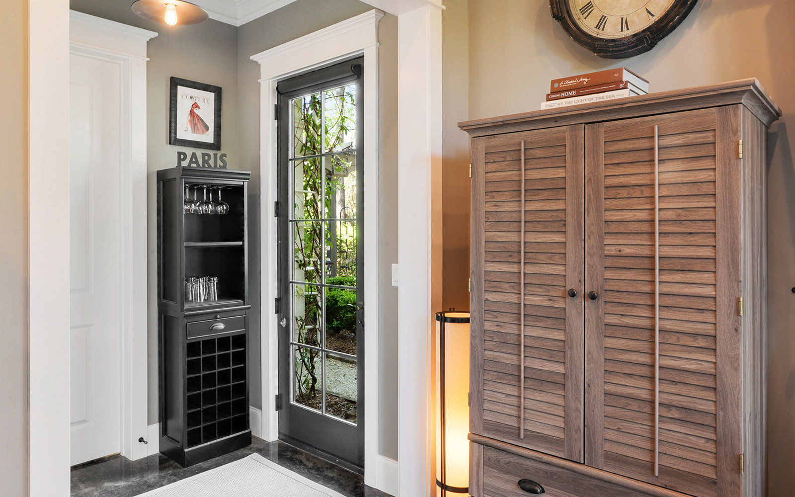Rustic Garden Studio Home - Image 19