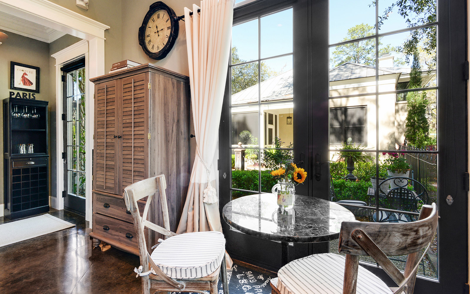Rustic Garden Studio Home - Image 22