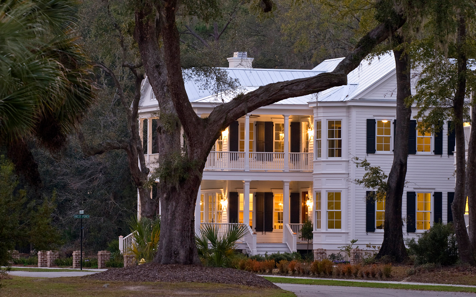 Timeless Southern Charm Home - Image 9